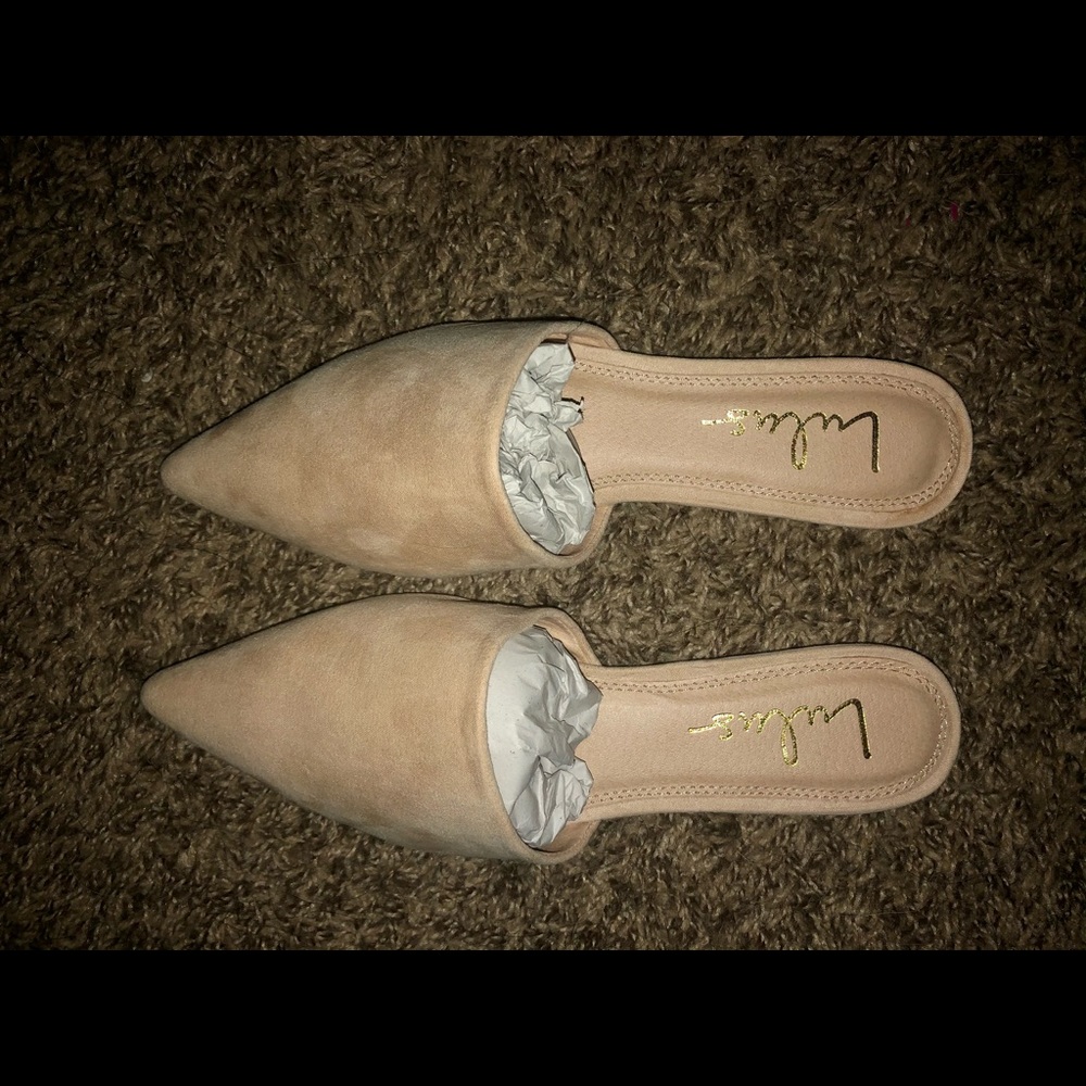 Nude Flats